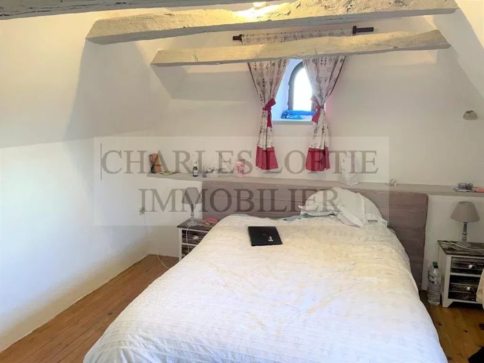 Image No.22-6 Bed House for sale