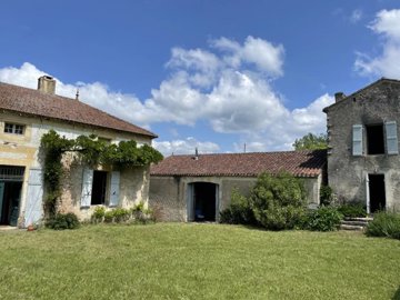 1 - Puy-l'Eveque, House