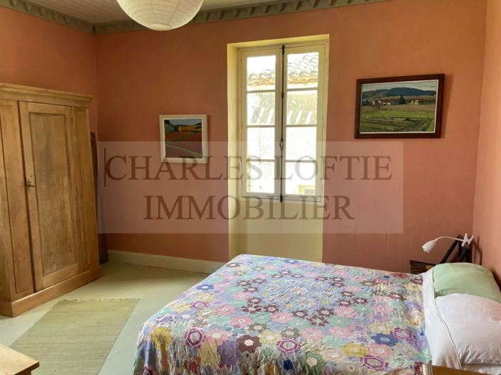 Image No.28-6 Bed House for sale