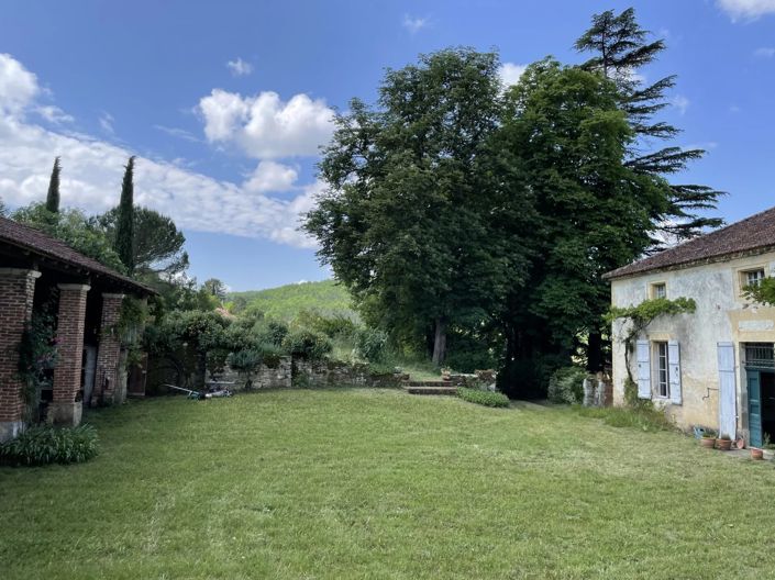 Image No.6-6 Bed House for sale