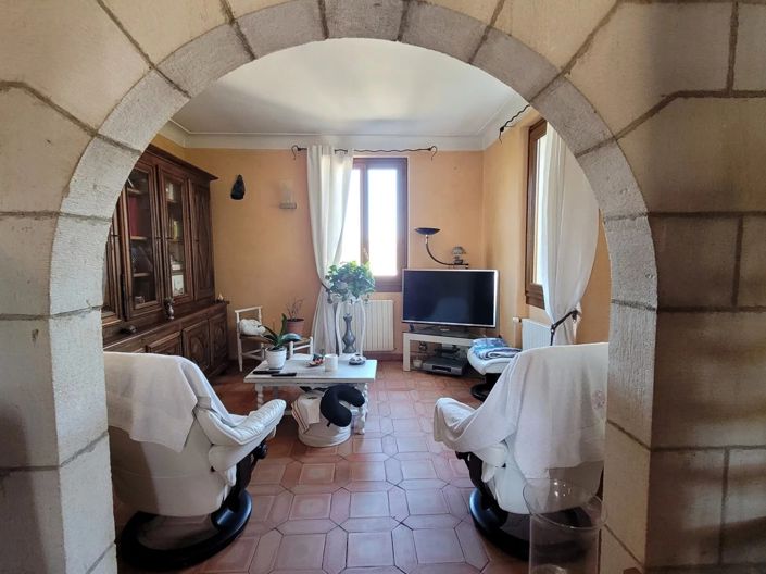 Image No.4-6 Bed House for sale