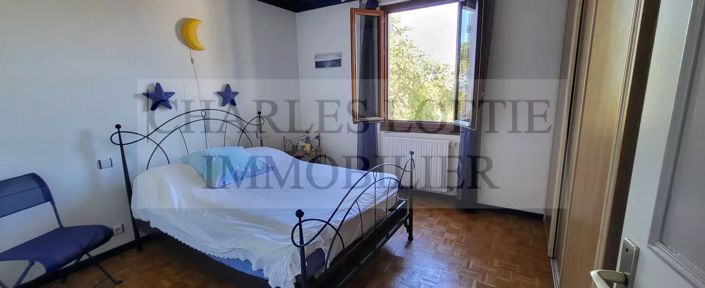 Image No.6-6 Bed House for sale