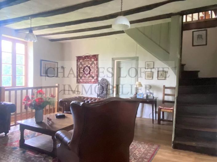 Image No.17-6 Bed House for sale
