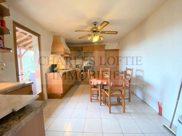 Image No.16-5 Bed House for sale