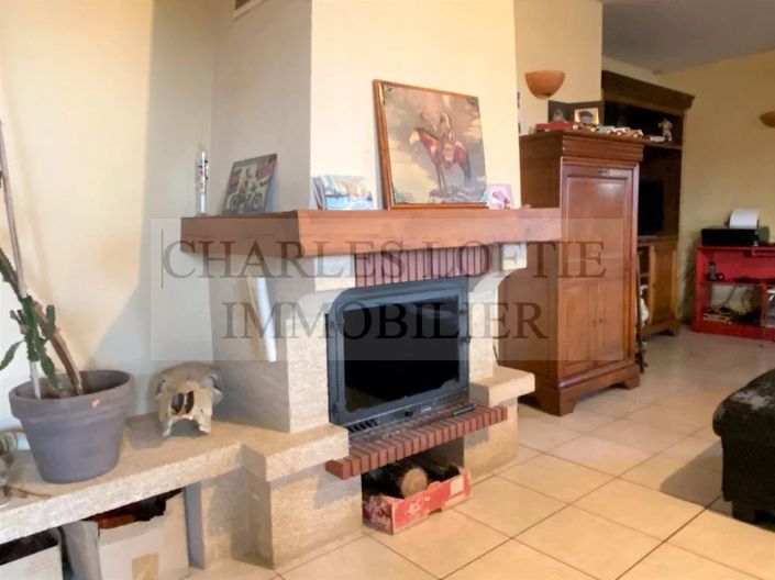 Image No.19-5 Bed House for sale