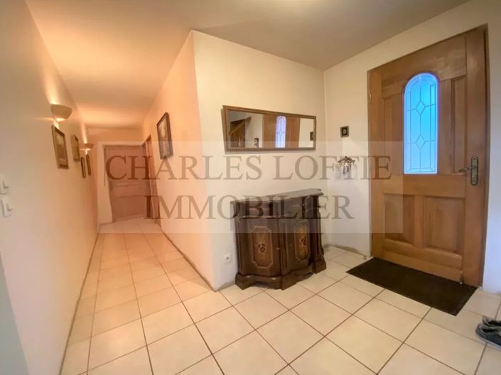 Image No.21-5 Bed House for sale
