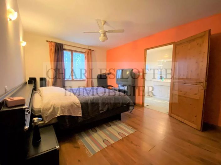Image No.22-5 Bed House for sale