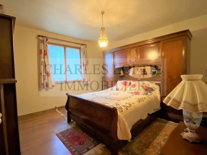 Image No.24-5 Bed House for sale