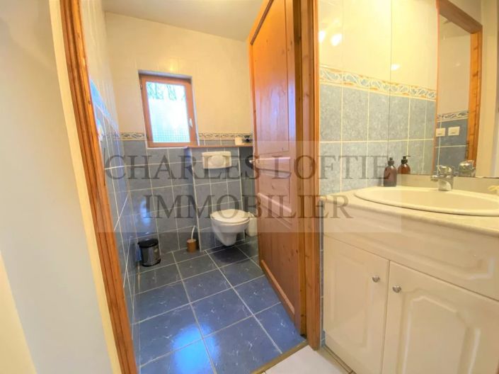 Image No.28-5 Bed House for sale
