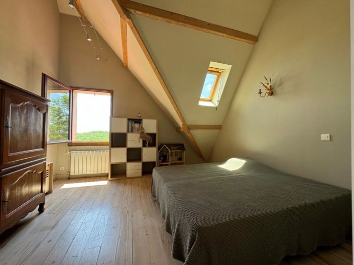 Image No.8-4 Bed House for sale