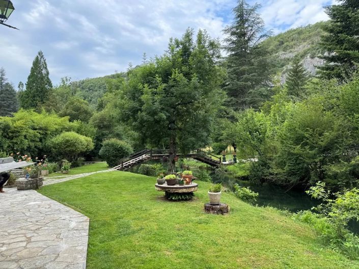 Image No.12-6 Bed House for sale