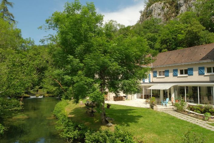 Image No.16-6 Bed House for sale