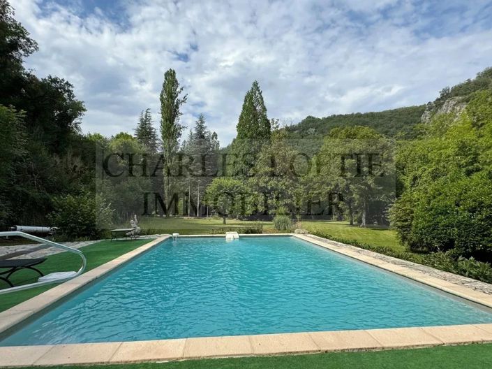 Image No.18-6 Bed House for sale