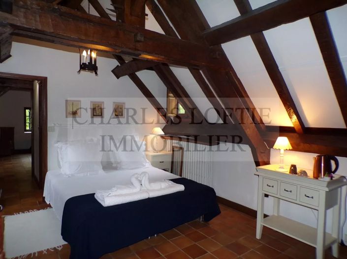 Image No.9-6 Bed House for sale