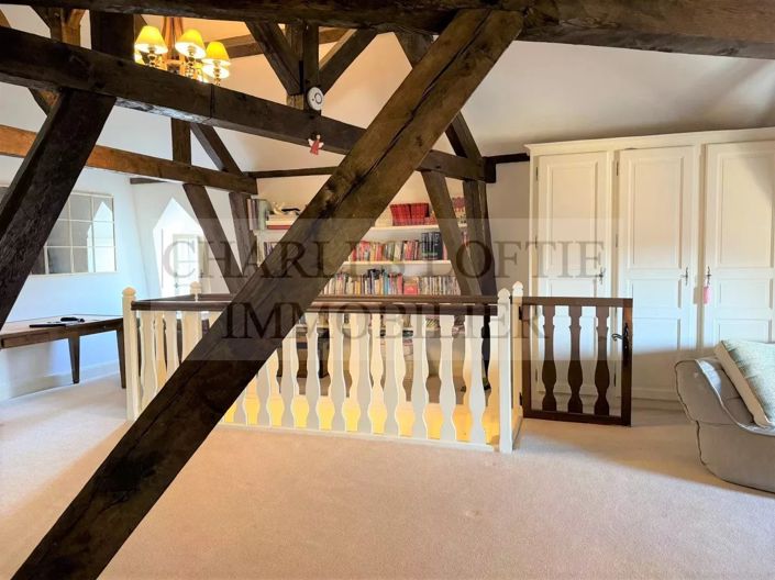 Image No.17-6 Bed House for sale