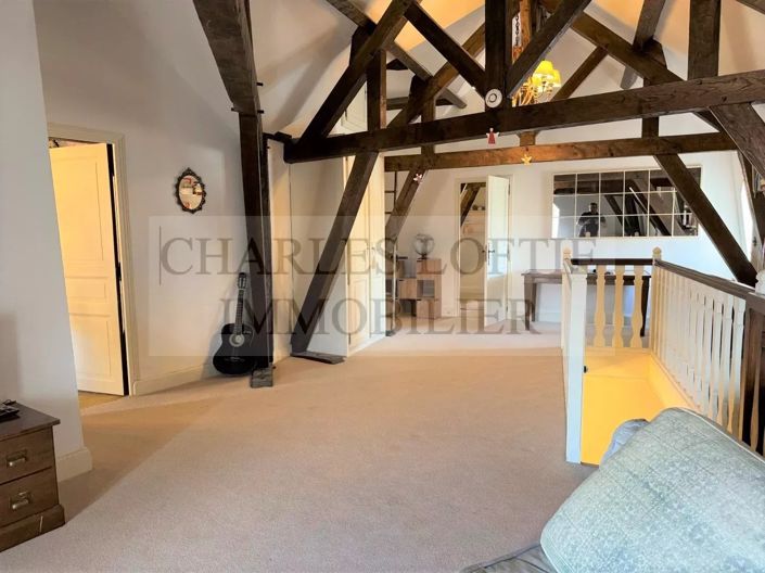 Image No.19-6 Bed House for sale
