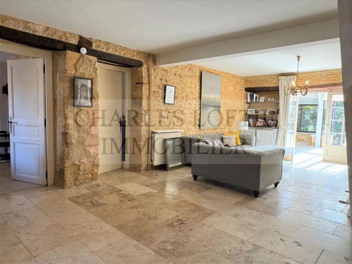 Image No.21-6 Bed House for sale