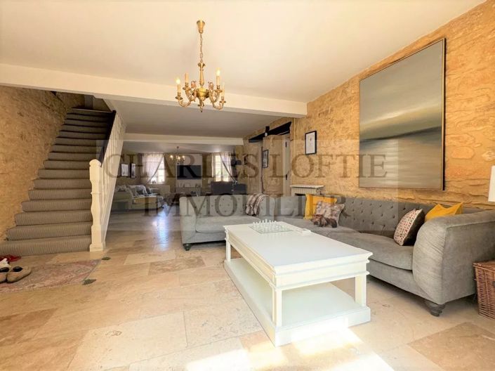 Image No.24-6 Bed House for sale