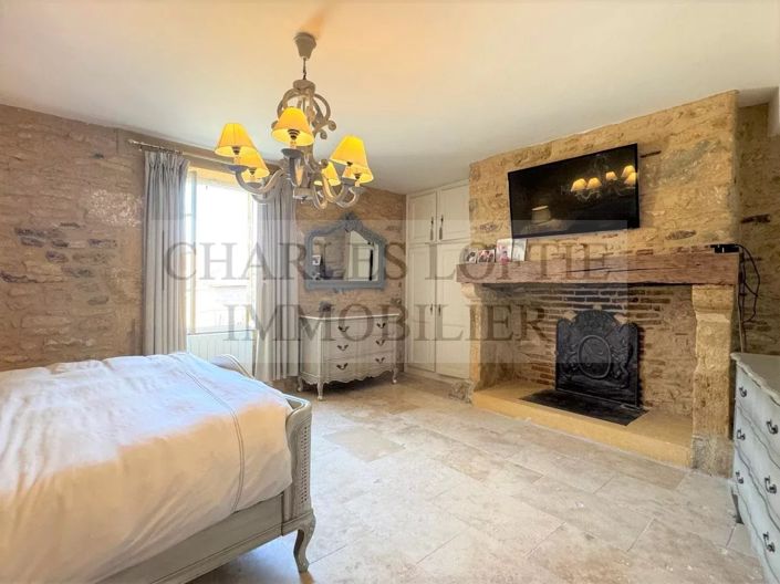 Image No.28-6 Bed House for sale