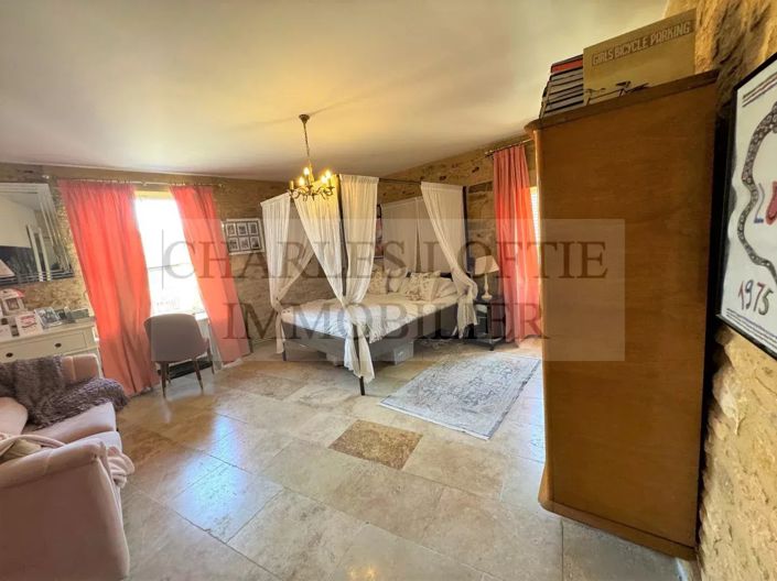Image No.29-6 Bed House for sale