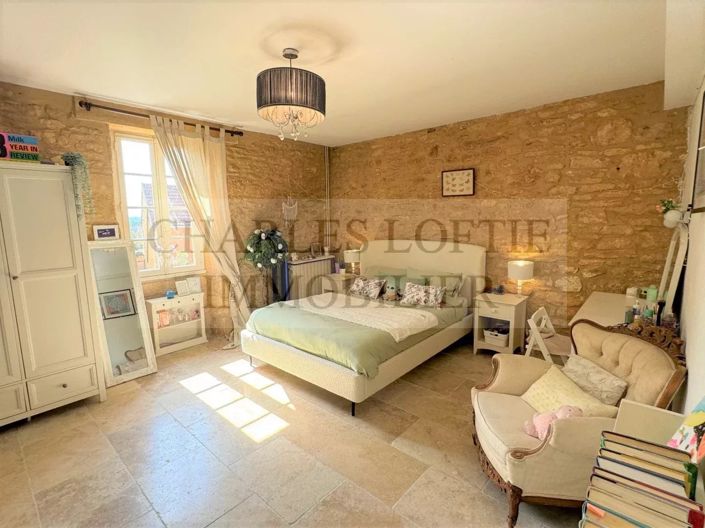 Image No.30-6 Bed House for sale