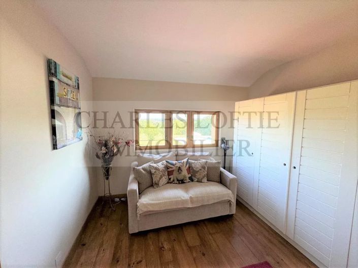 Image No.14-3 Bed House for sale