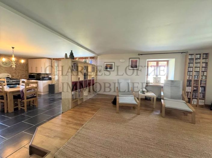 Image No.8-3 Bed House for sale