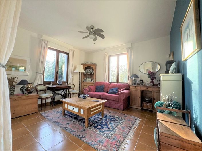 Image No.5-6 Bed House for sale