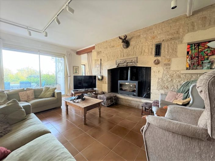 Image No.6-6 Bed House for sale