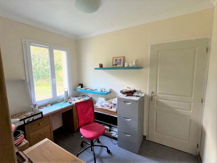 Image No.10-3 Bed House for sale