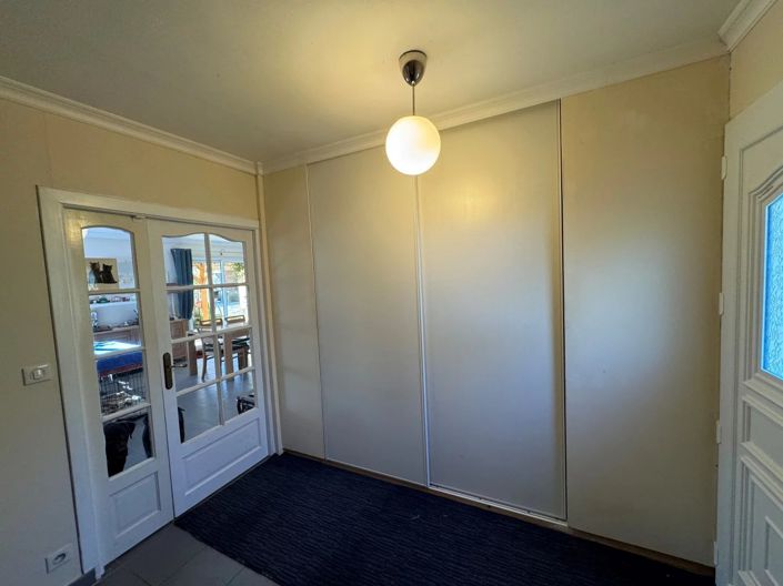 Image No.11-3 Bed House for sale