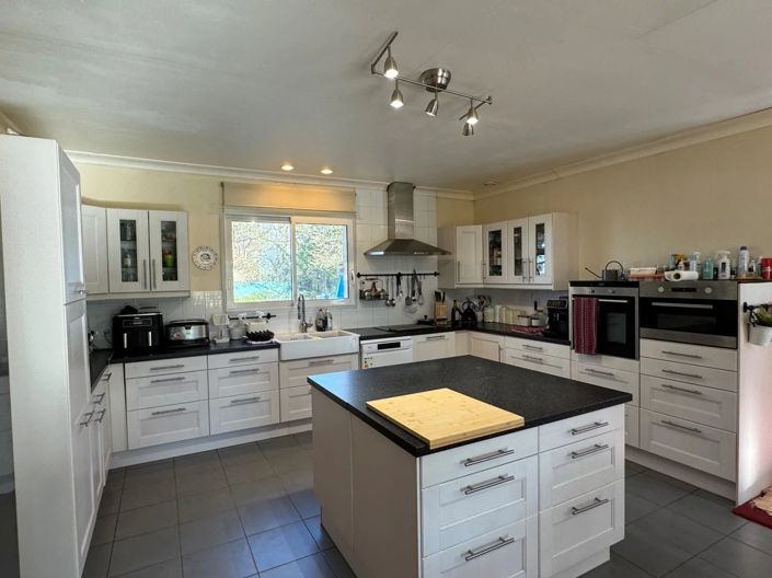 Image No.5-3 Bed House for sale