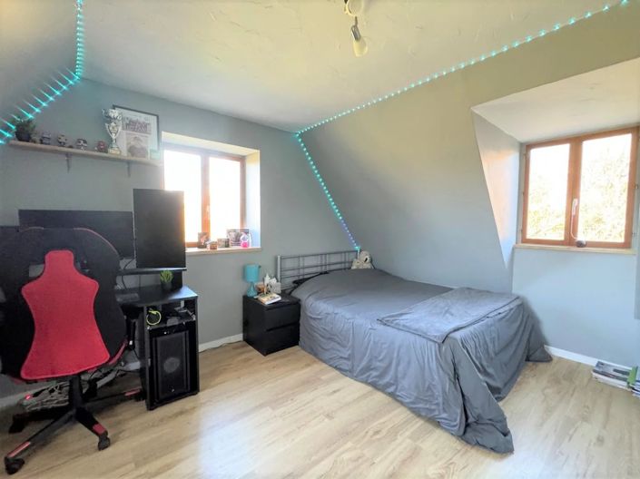 Image No.18-4 Bed House for sale