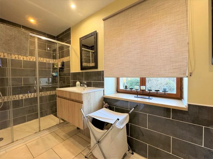 Image No.20-4 Bed House for sale