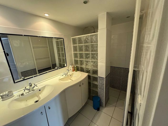 Image No.25-5 Bed House for sale