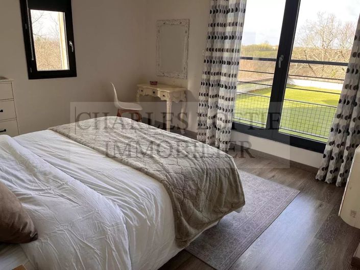 Image No.23-4 Bed House for sale