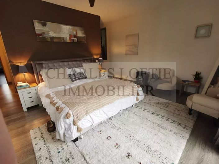 Image No.30-4 Bed House for sale
