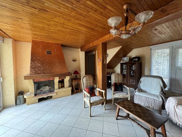 Image No.10-5 Bed House for sale