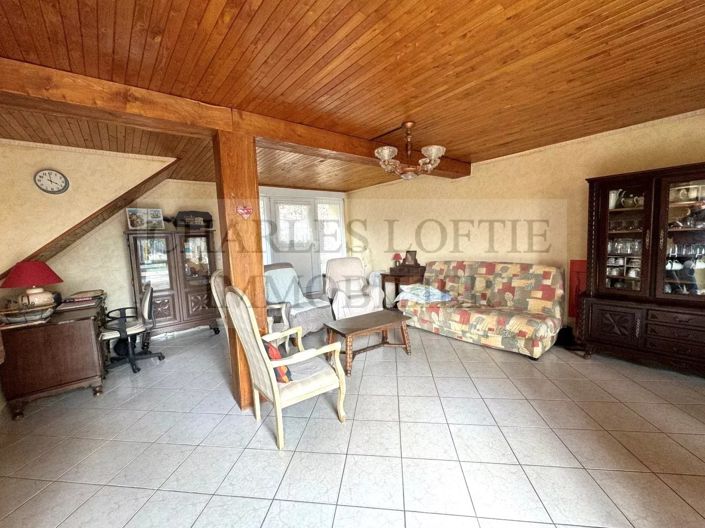 Image No.10-5 Bed House for sale