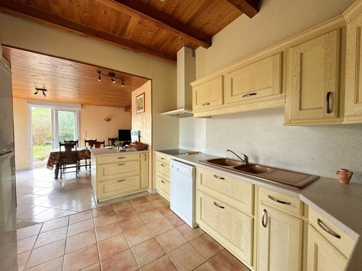 Image No.12-5 Bed House for sale