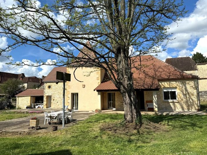 Image No.2-5 Bed House for sale