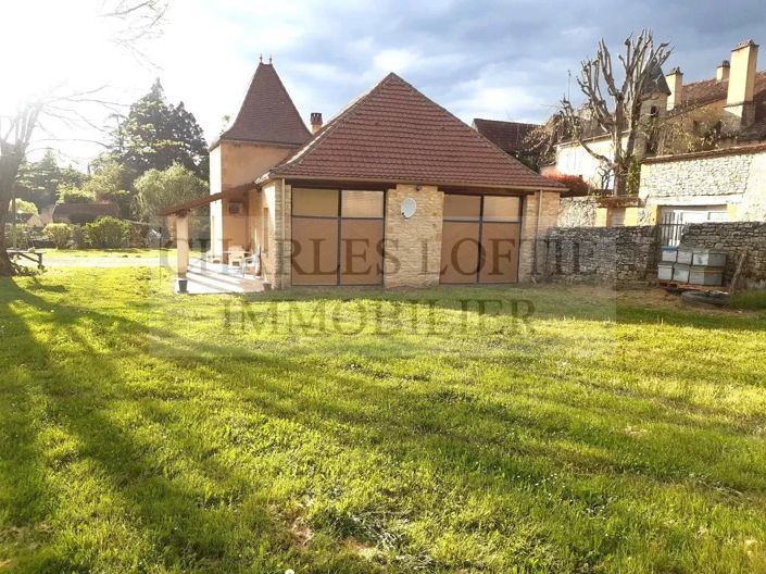 Image No.6-5 Bed House for sale
