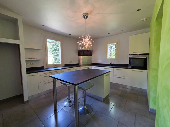 Image No.11-3 Bed House for sale