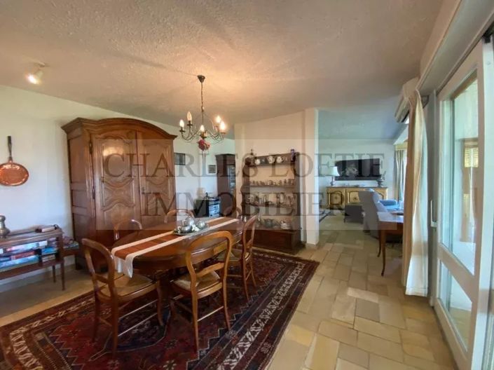 Image No.7-3 Bed House for sale