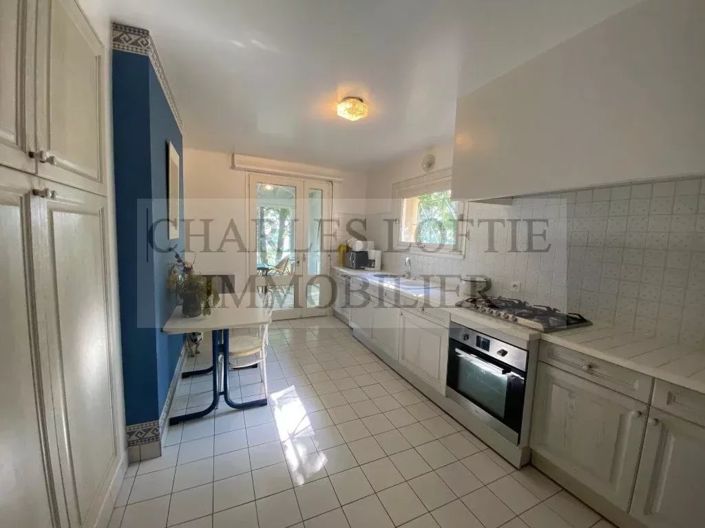 Image No.9-3 Bed House for sale