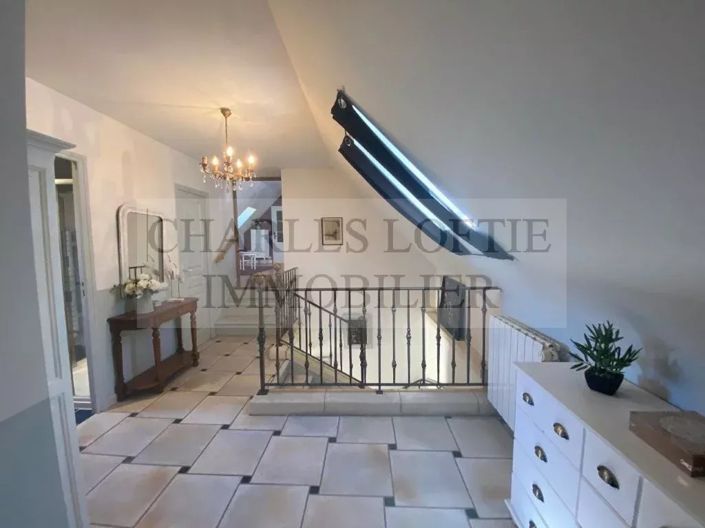 Image No.11-3 Bed House for sale