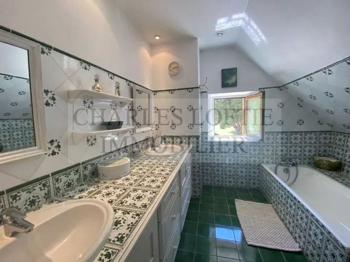 Image No.15-3 Bed House for sale