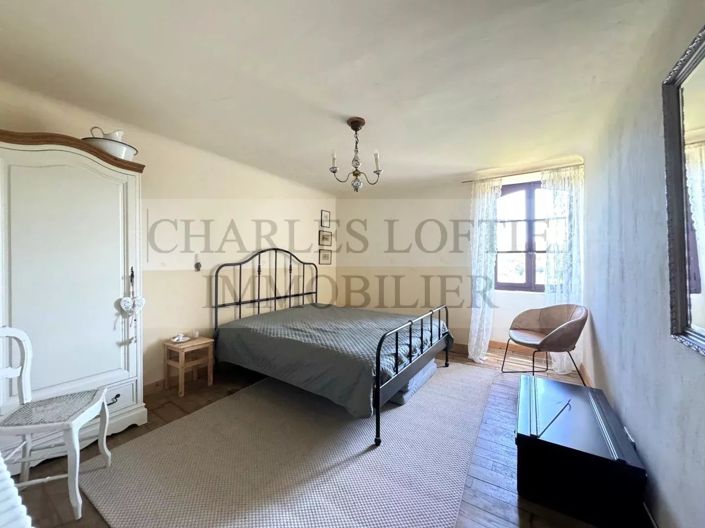 Image No.25-4 Bed House for sale