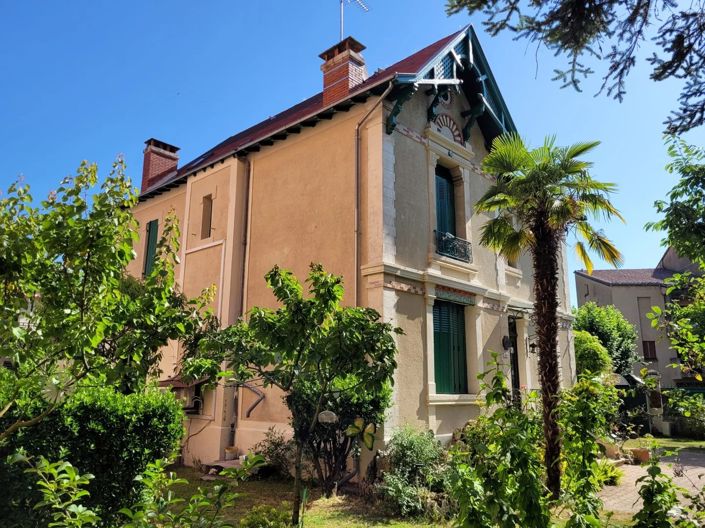 Image No.2-4 Bed House for sale