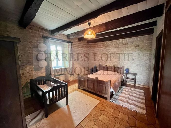 Image No.12-4 Bed House for sale